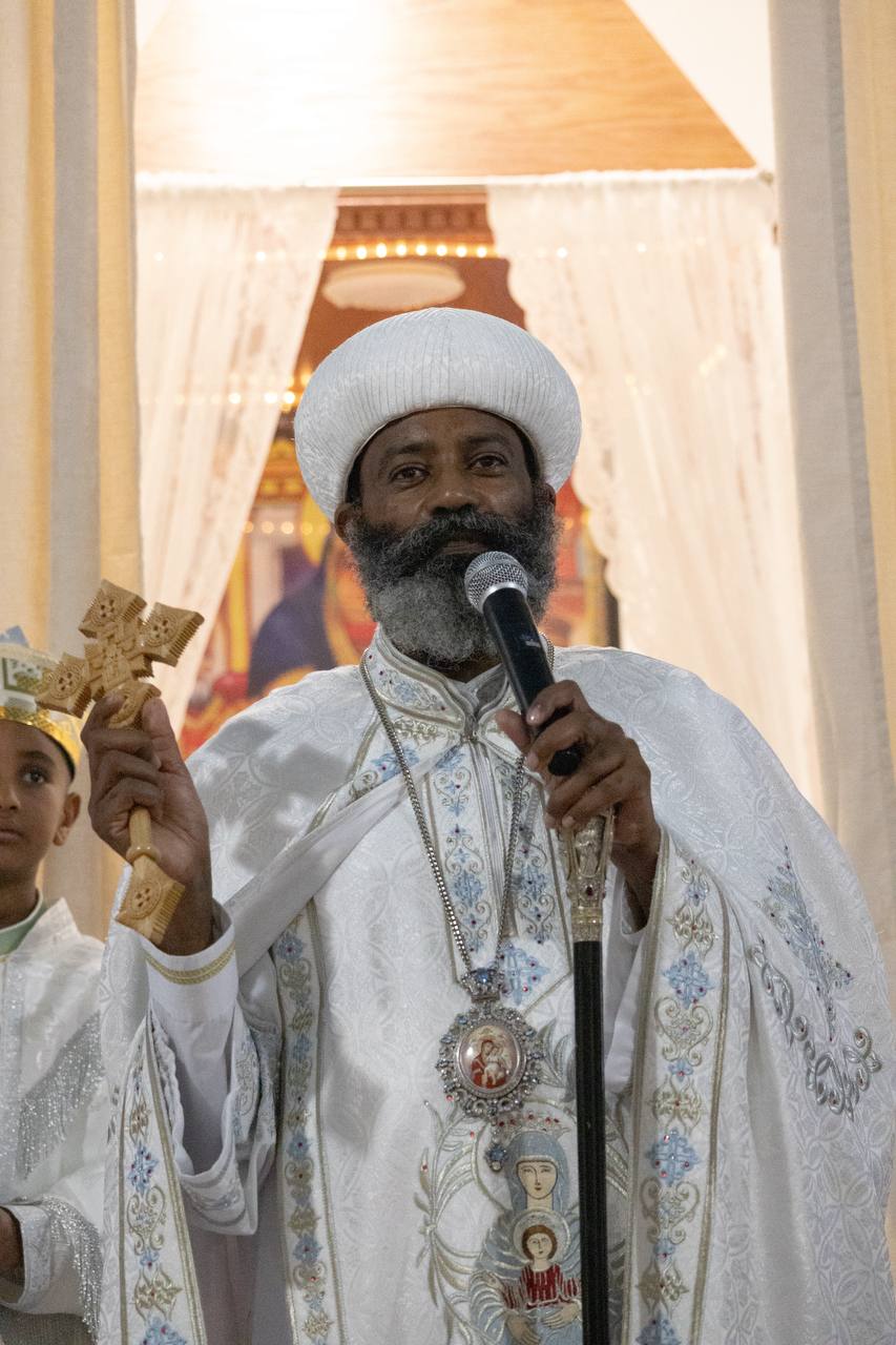 የእሁድ ቅዳሴ ሥርዓተ አምልኮ እና የካህናት ቡራኬ